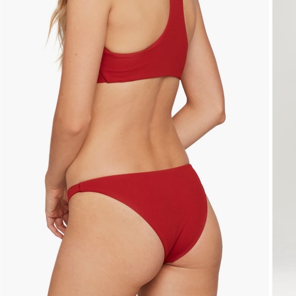 Red L Space bikini - Picture 3 of 10